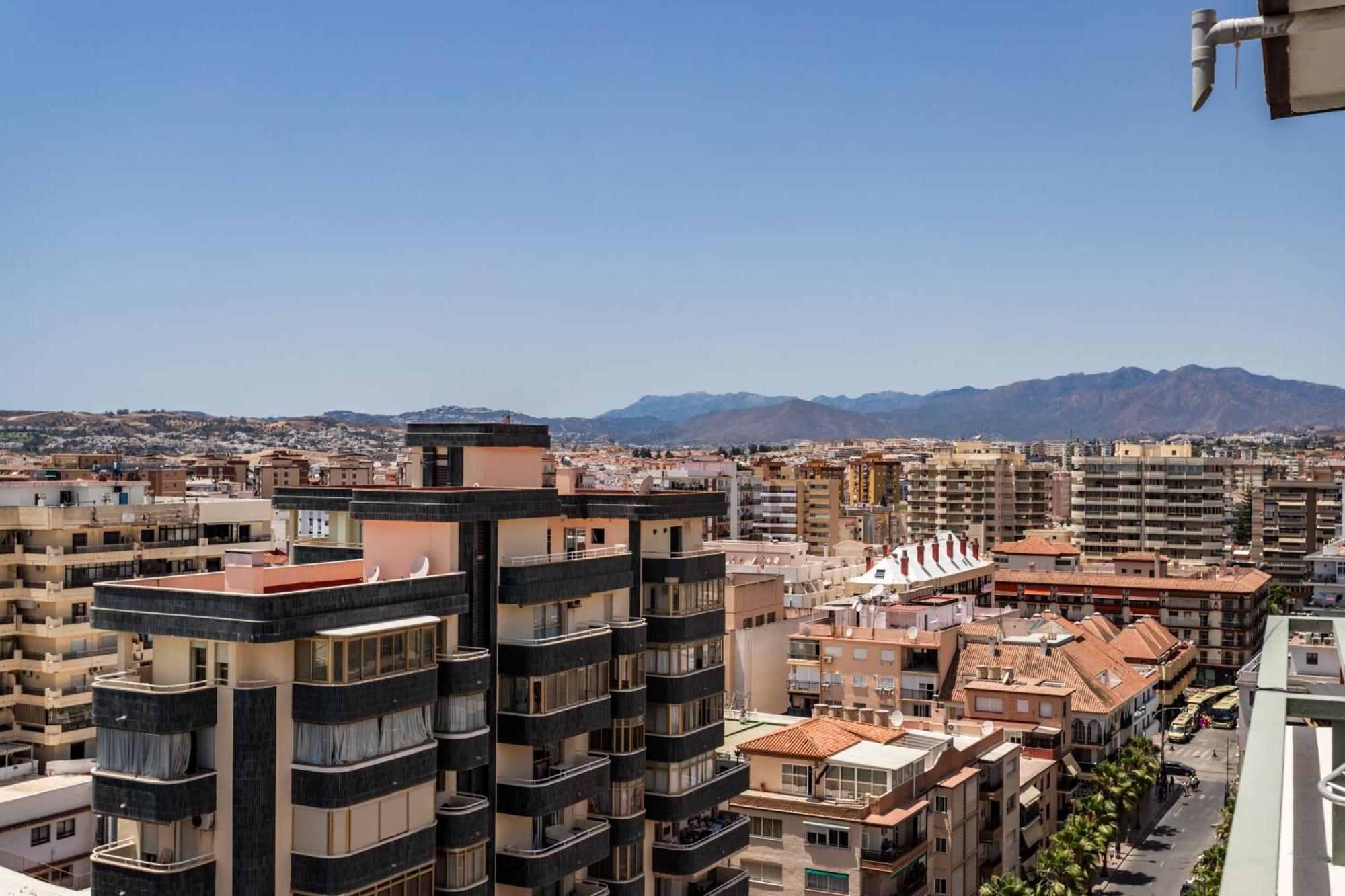 Sur Suites Palmeras 4 Фуeнхирола Екстериор снимка
