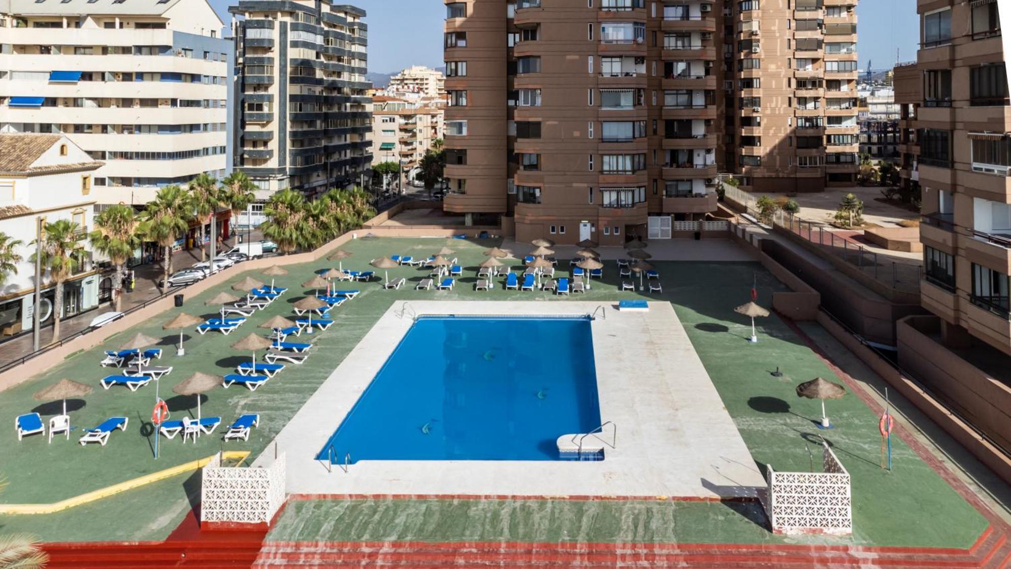 Sur Suites Palmeras 4 Фуeнхирола Екстериор снимка