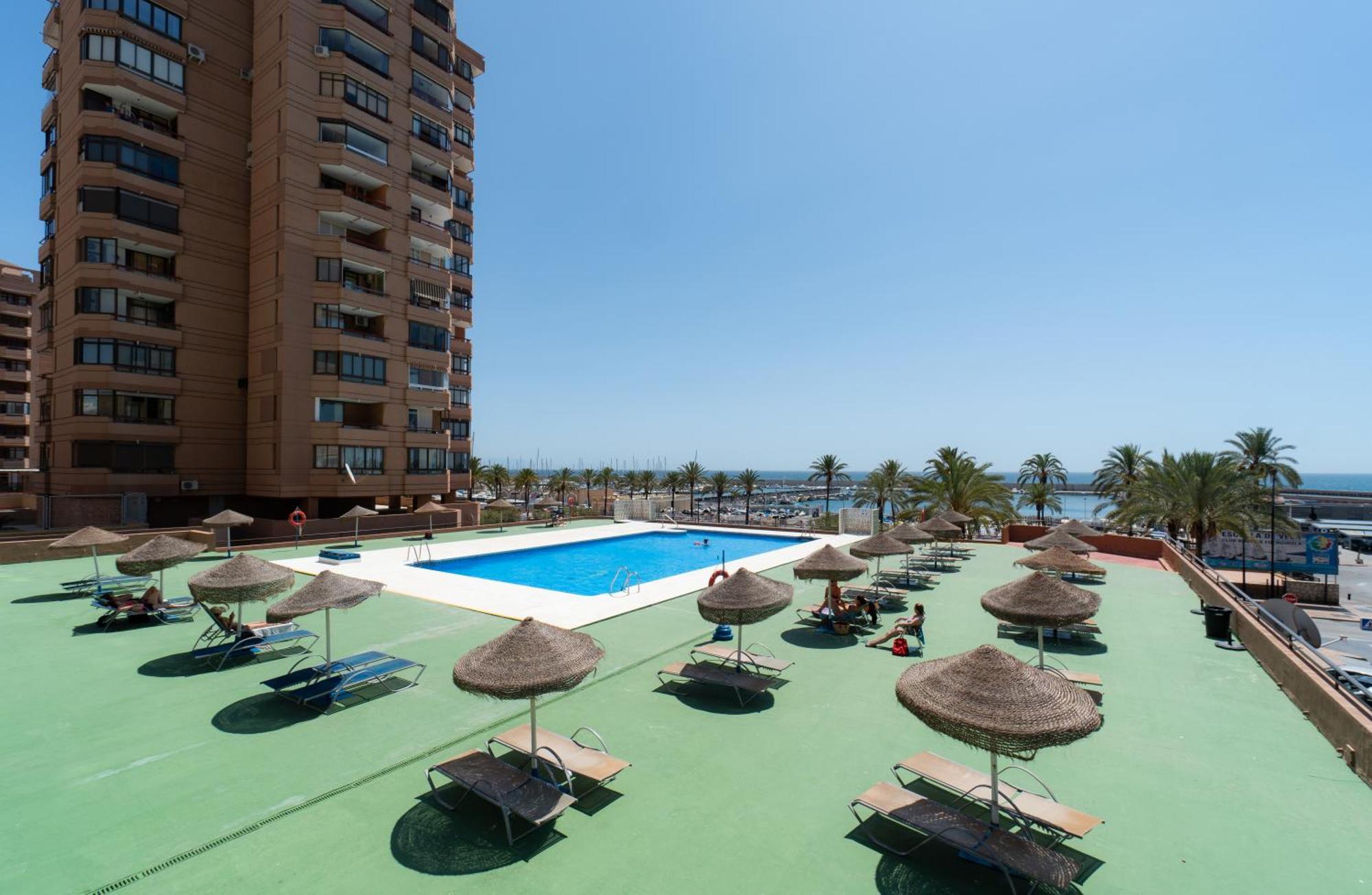 Sur Suites Palmeras 4 Фуeнхирола Екстериор снимка