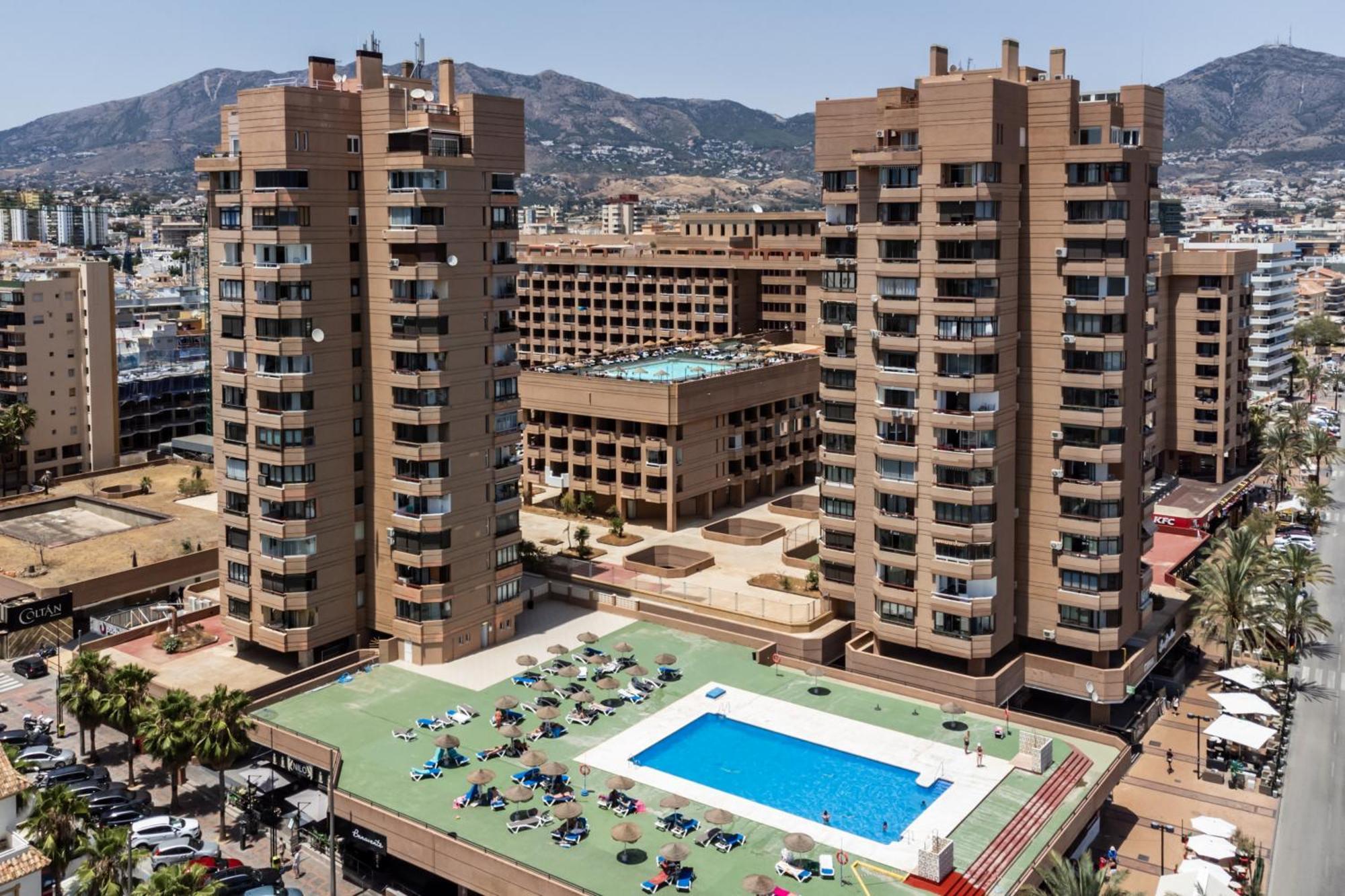 Sur Suites Palmeras 4 Фуeнхирола Екстериор снимка