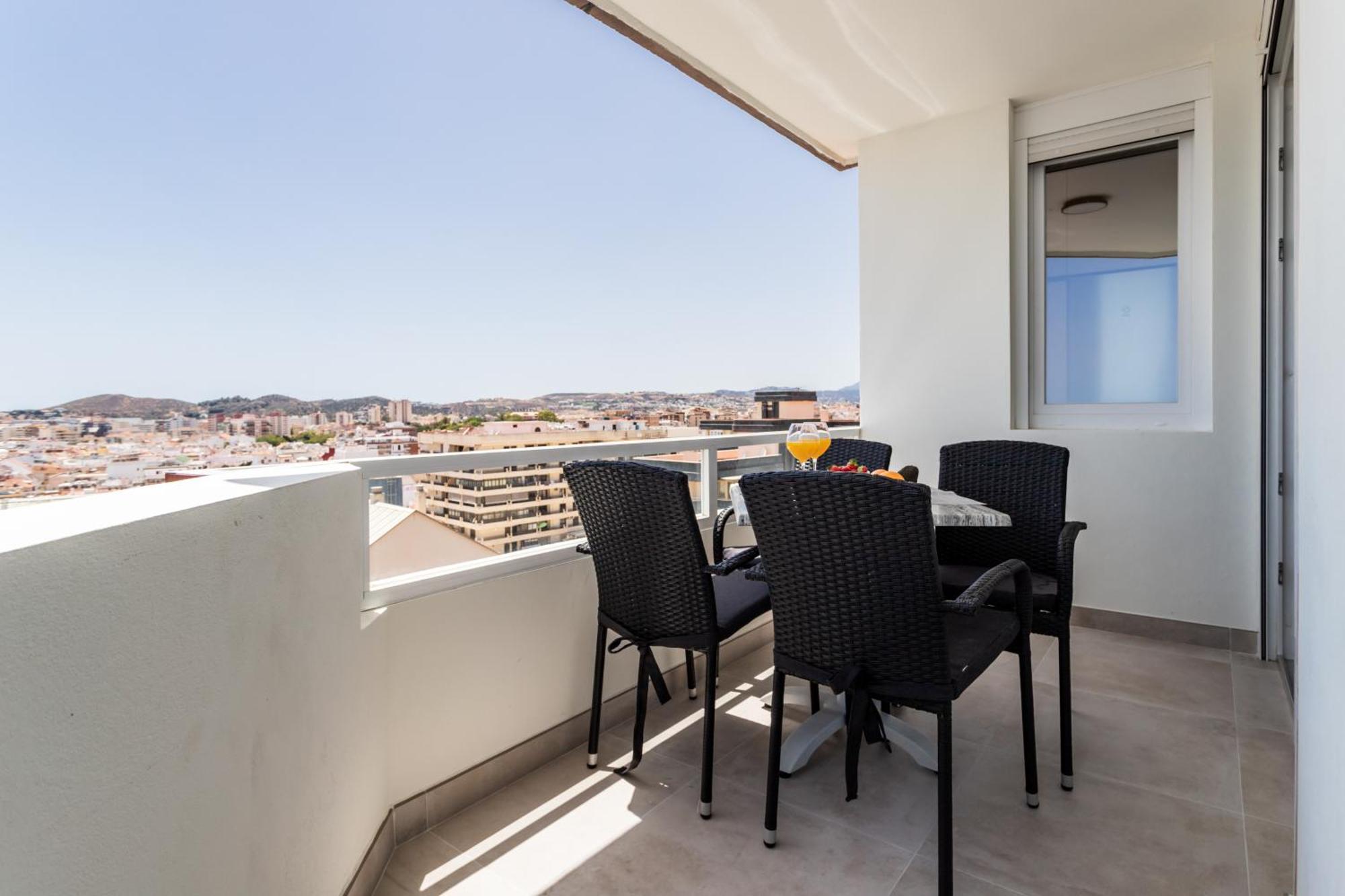 Sur Suites Palmeras 4 Фуeнхирола Екстериор снимка